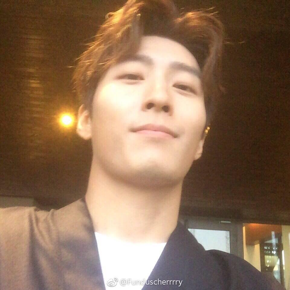 窦骁的美图或搞怪图有哪些?-窦骁帅照