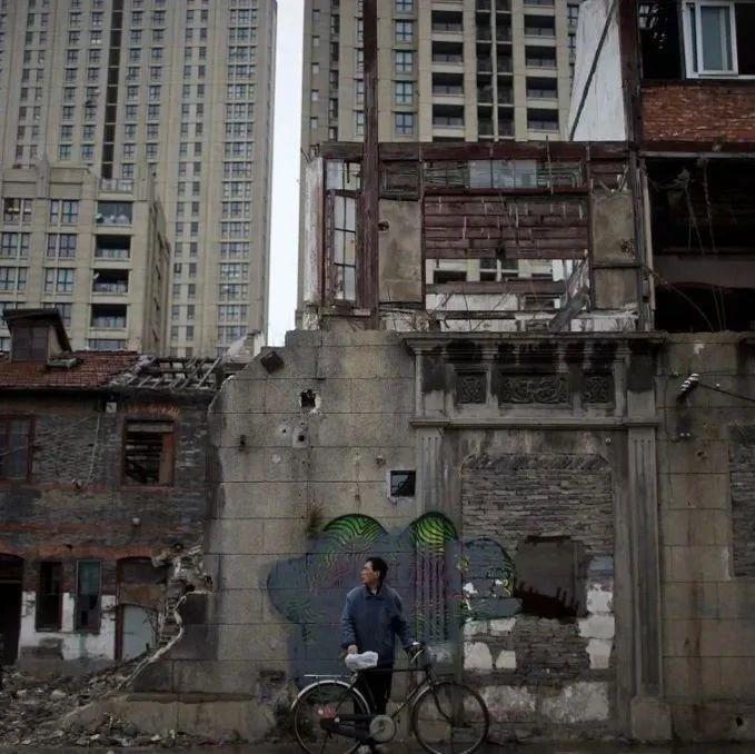 安徽铜陵居民楼坍塌致4死1伤,城市里的旧房子正在孤独地老去