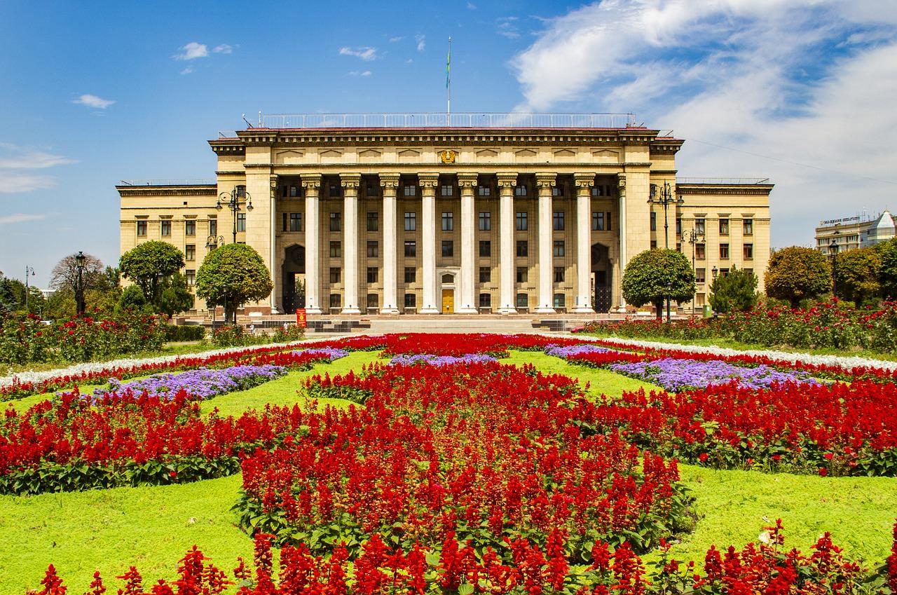 校园应该如何设计花坛