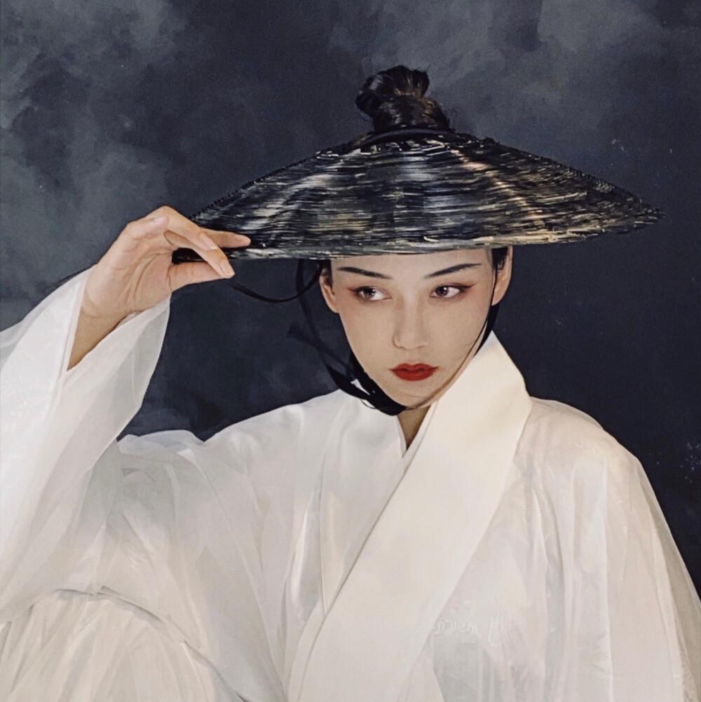 有没有特别干净,简单的古风头像? - 知乎
