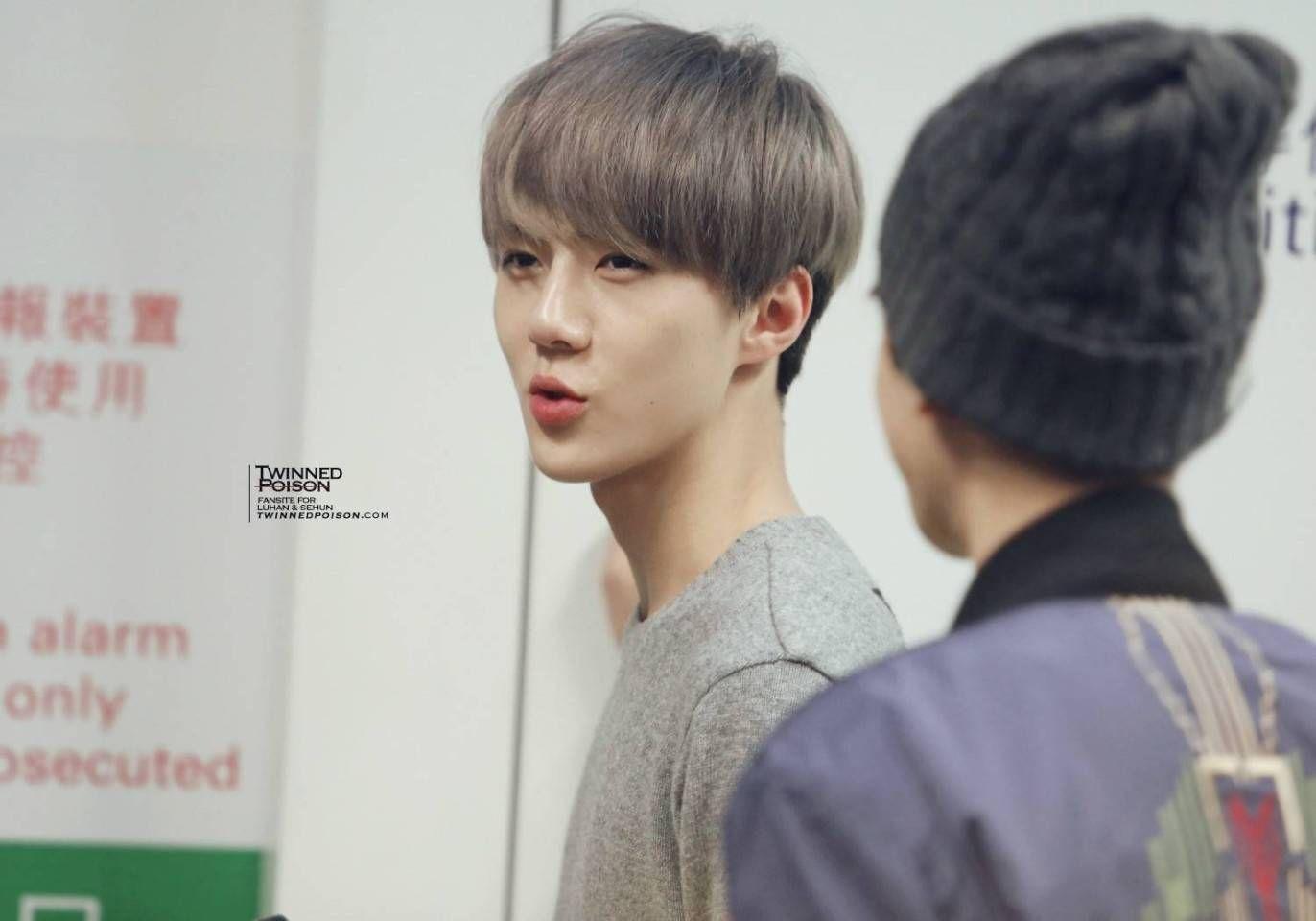 求一下吴世勋刚刚出道时候的图