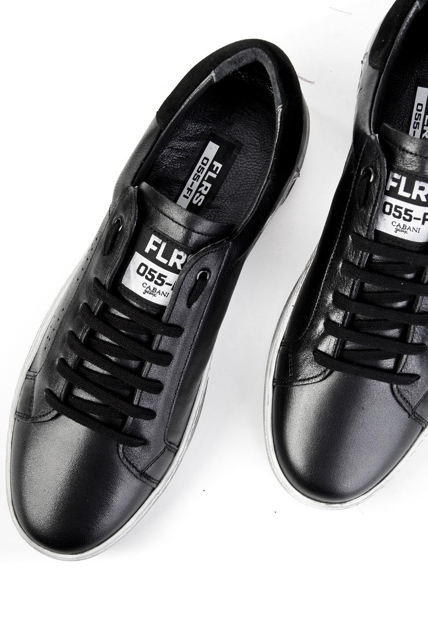 白色皮质运动鞋怎么洗