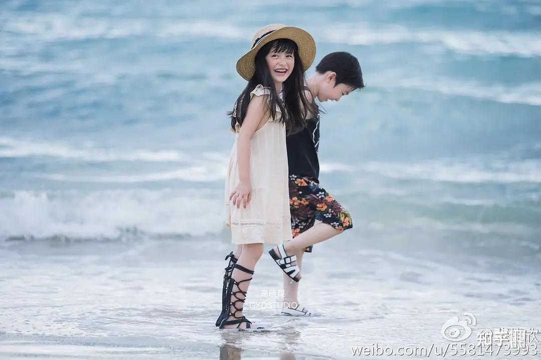 如何评价裴佳欣和刘楚恬的颜值