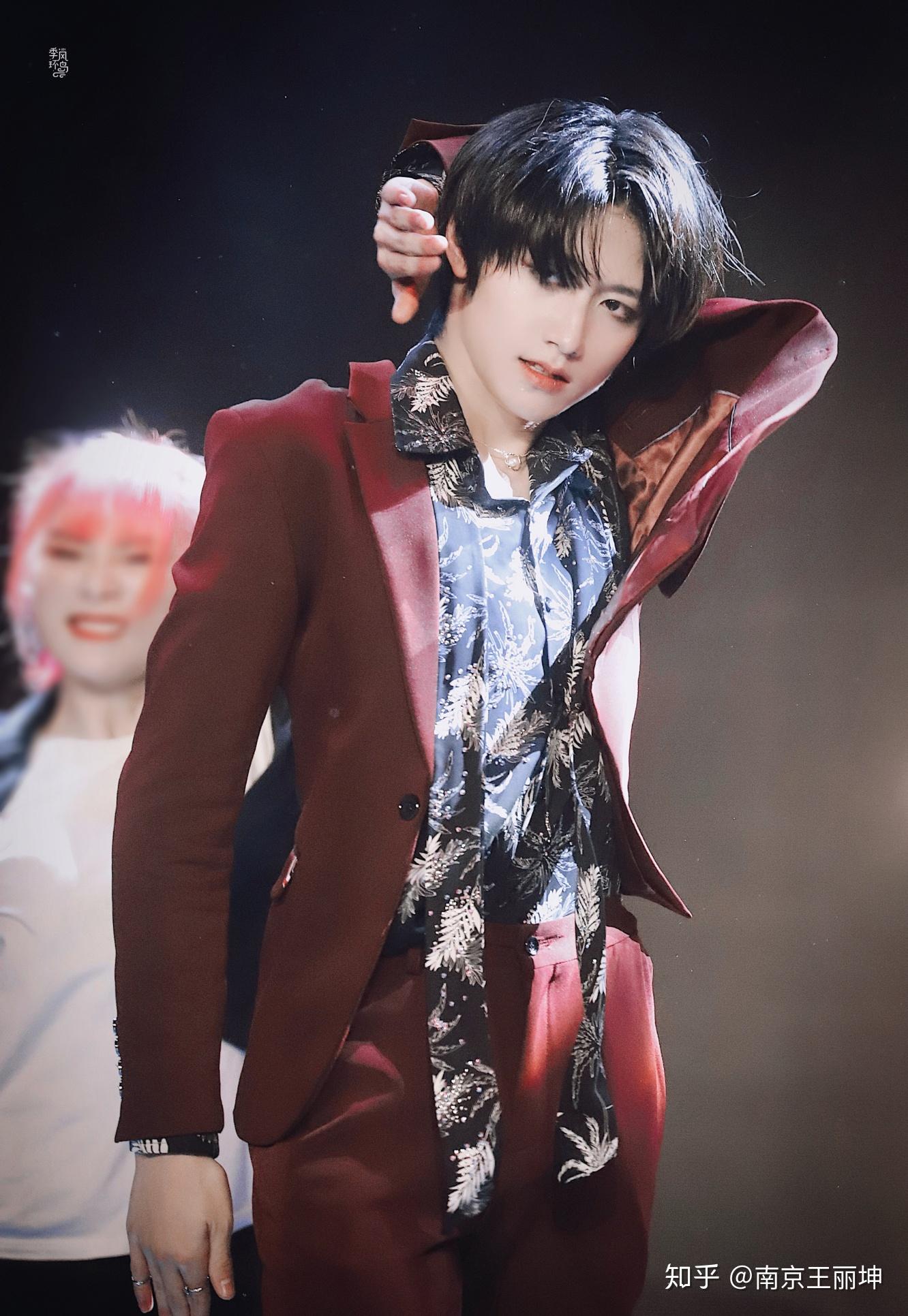 看了朱志鑫的troublemaker觉得他怎么样