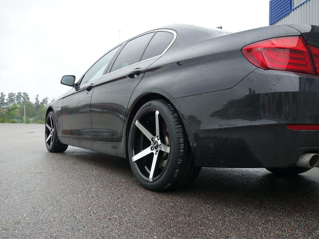 1. 轿车门标准尺寸