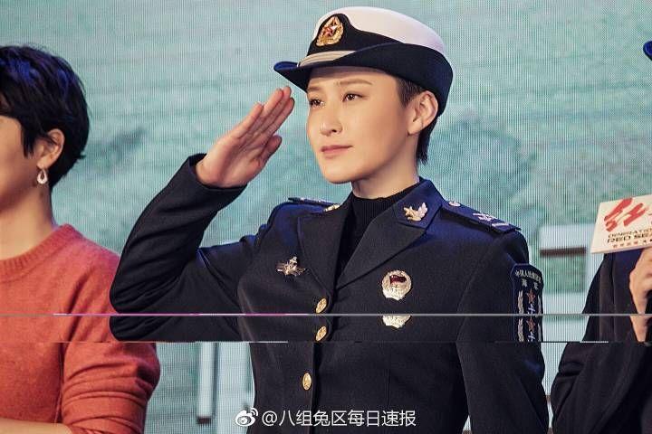 如何评价《红海行动》里的女军人佟莉?