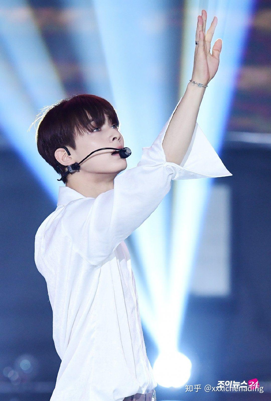 您有保存车银优舞台照片吗