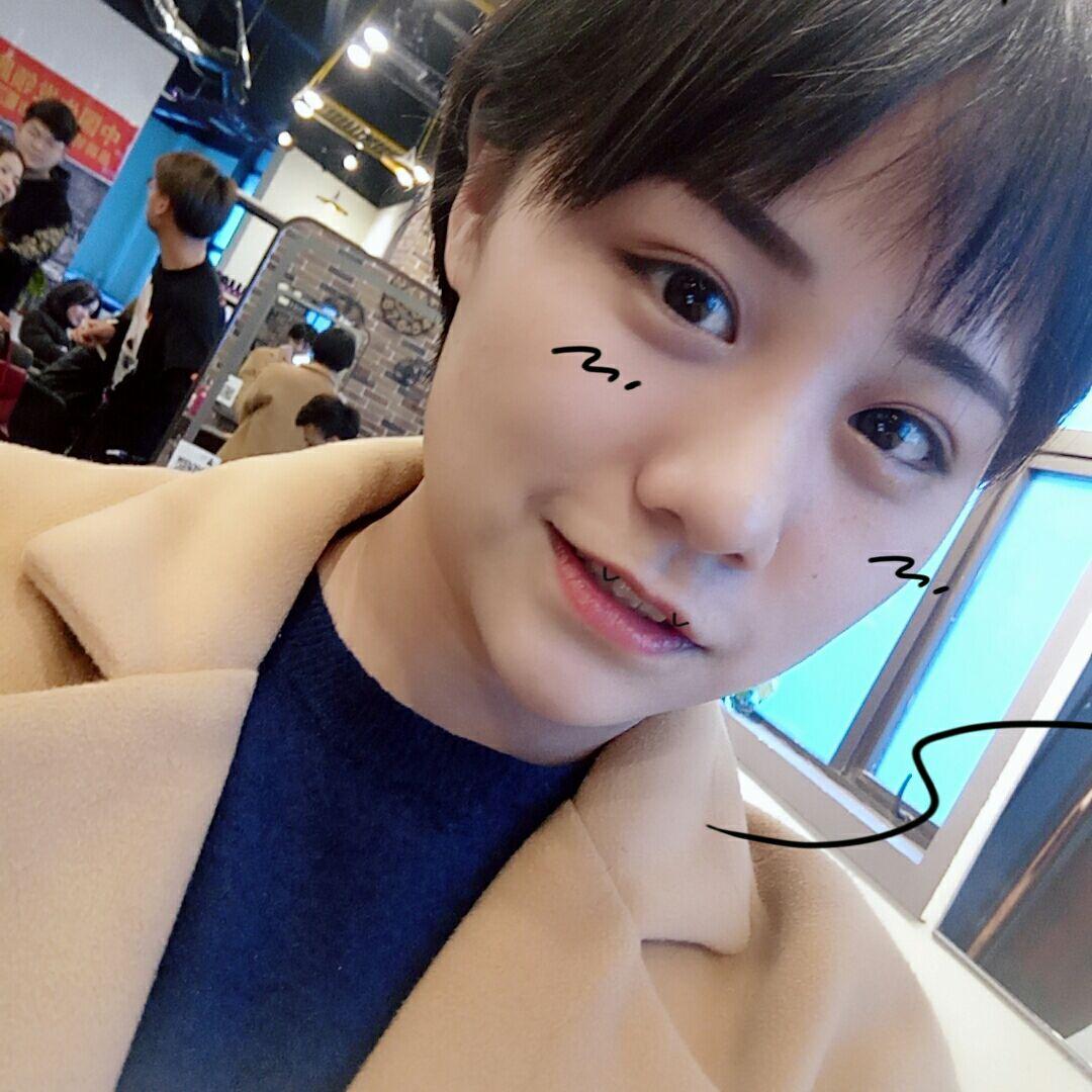 小国字脸适合什么样子的短发