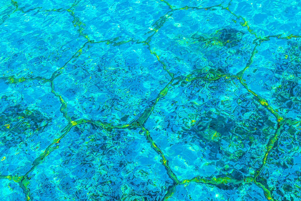 4. 镜面反射灯具