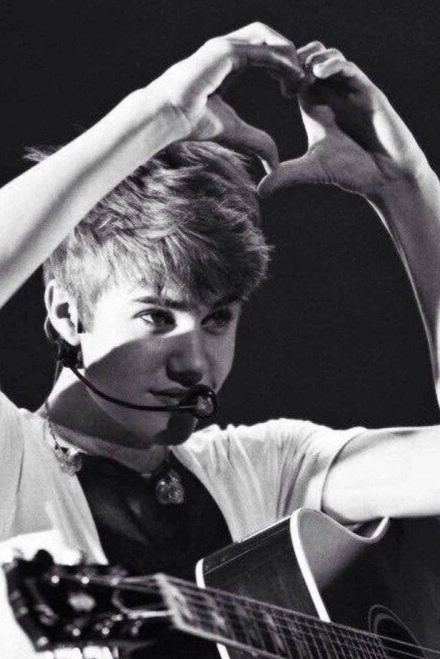 各位belieber能不能分享一些无水印的贾斯汀比伯表情包