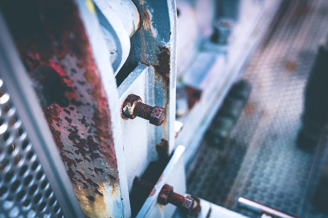 螺钉如何实现固定