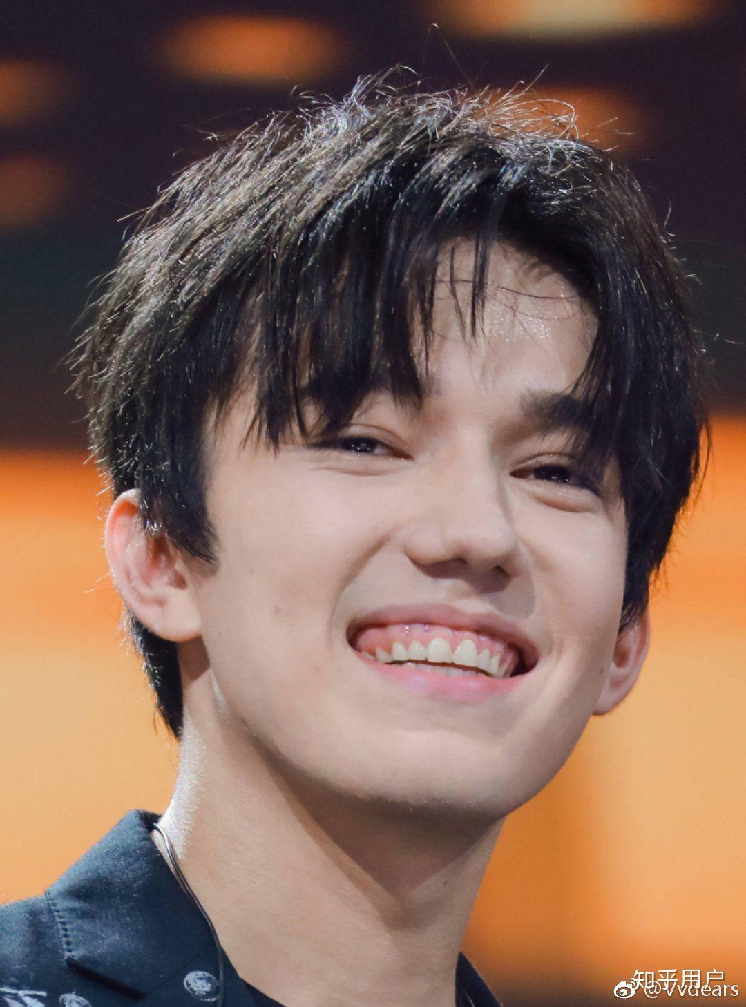 你看过最好看的男生露齿笑的照片是哪张? - 知乎
