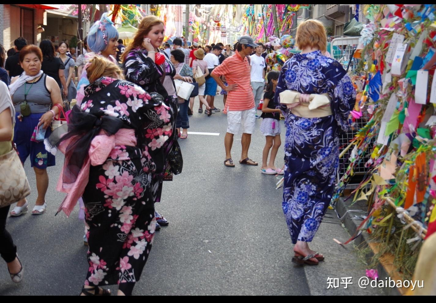 抛开东西方文化差异和宗教因素,能不能对中国年与圣诞节,在内容和形式上做个比较? - 知乎