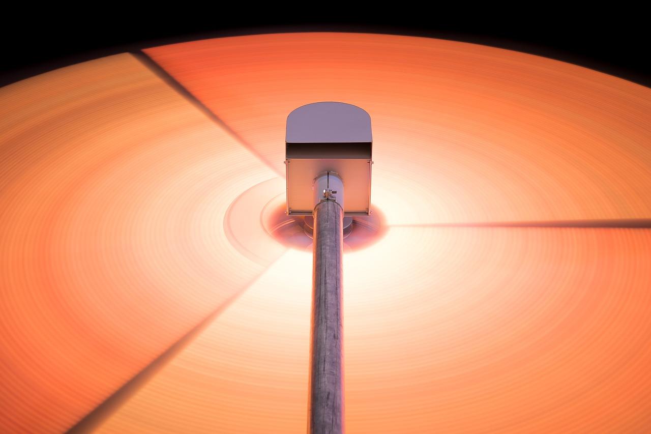 2. 丝锥正确握法