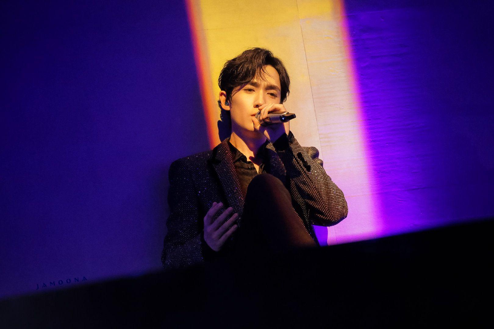 有没有全面屏的朱一龙的壁纸推荐? - 知乎