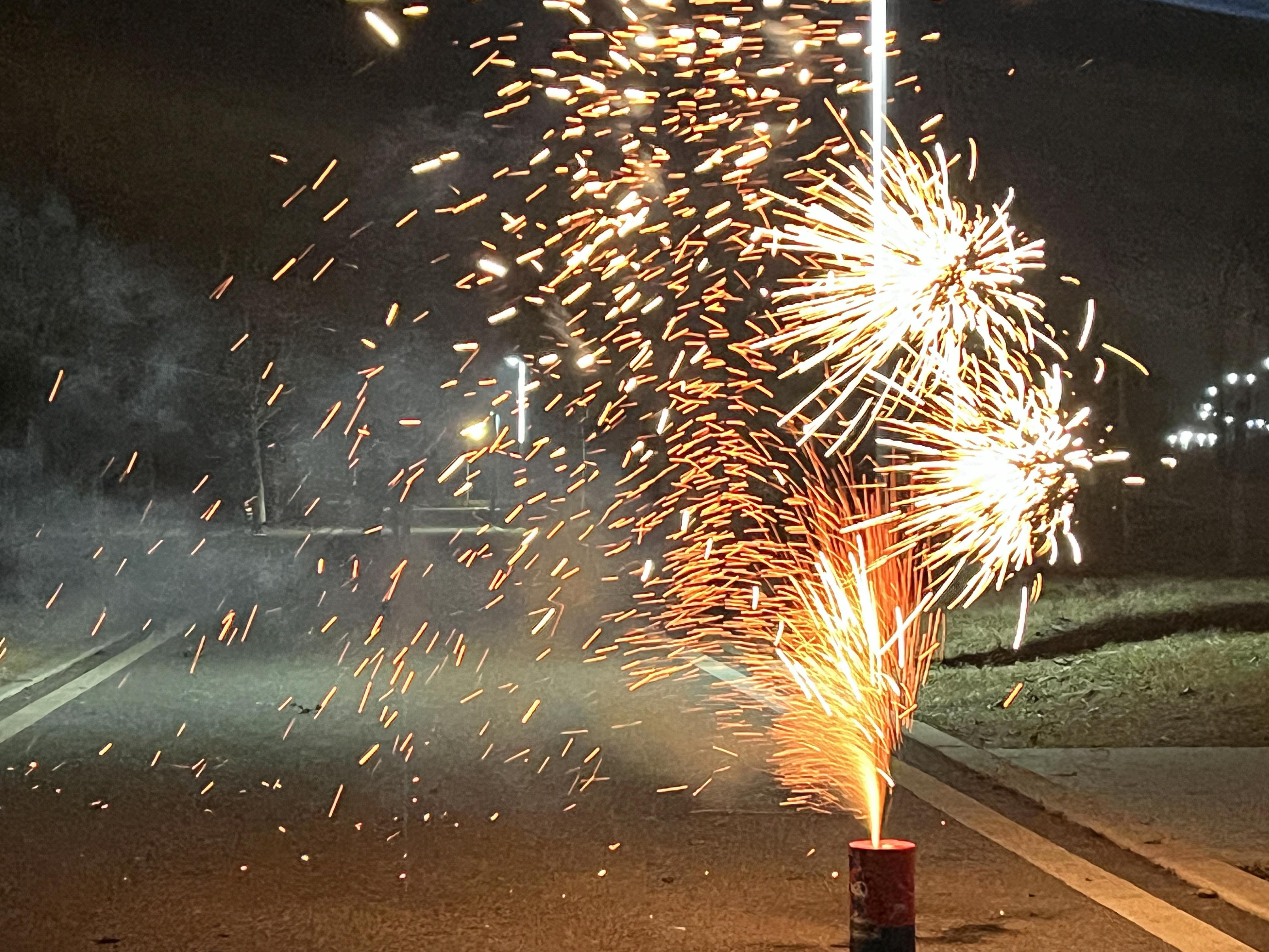 今年你拍了几张烟花照