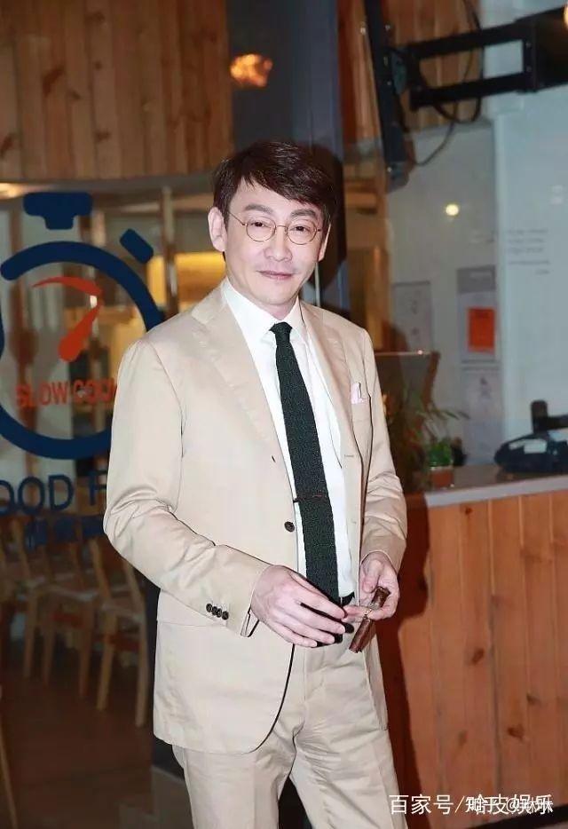 如何评价演员吴启明