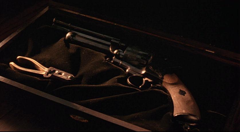 美剧西部世界里黑衣人用的转轮枪是什么枪