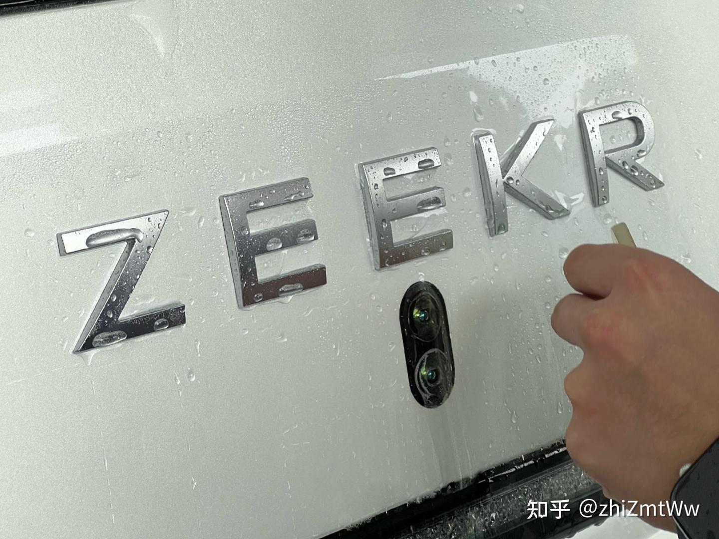 贴 TPU 隐形车衣时说的"自修复",到底是什么原理?