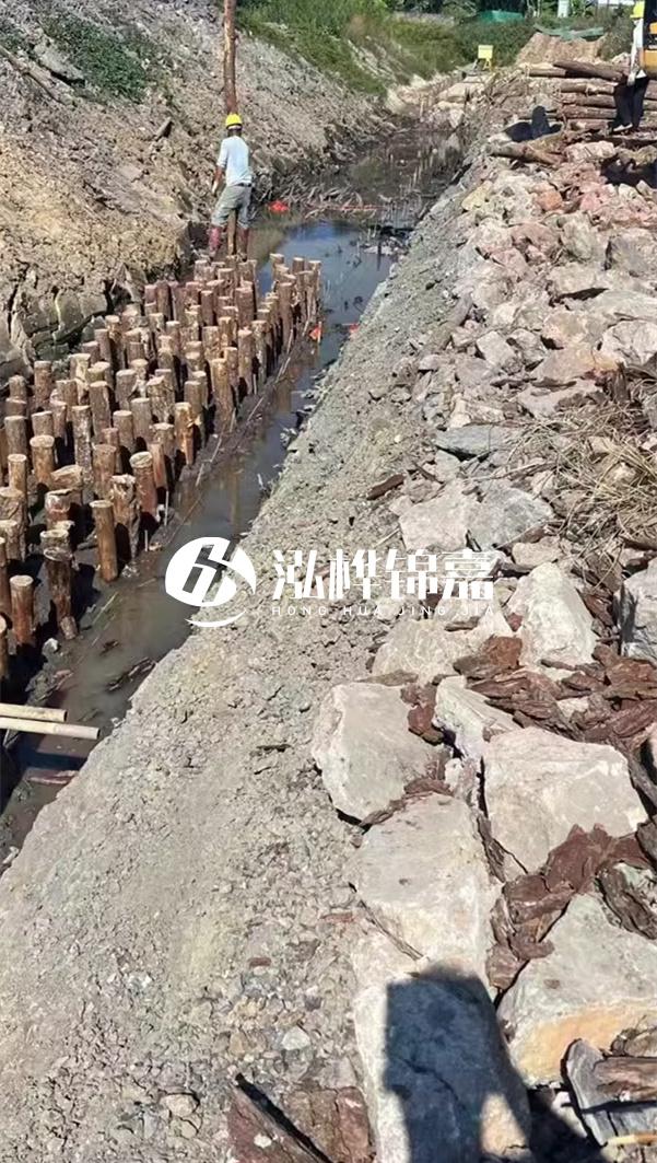松木桩地基承重极限在哪?建房用它耐用不?一文看懂! - 知乎