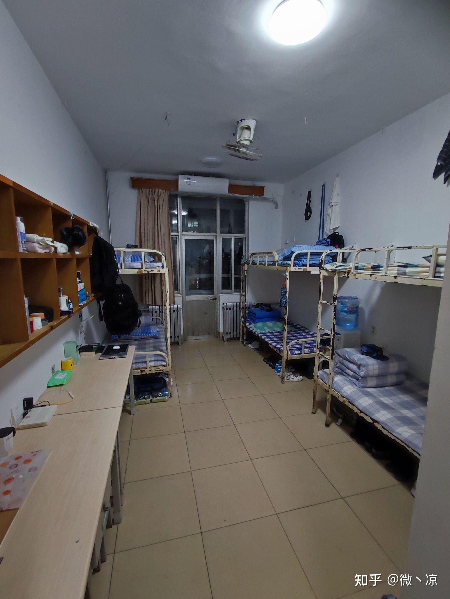 山东理工大学的宿舍条件如何?校区内有哪些生活设施?