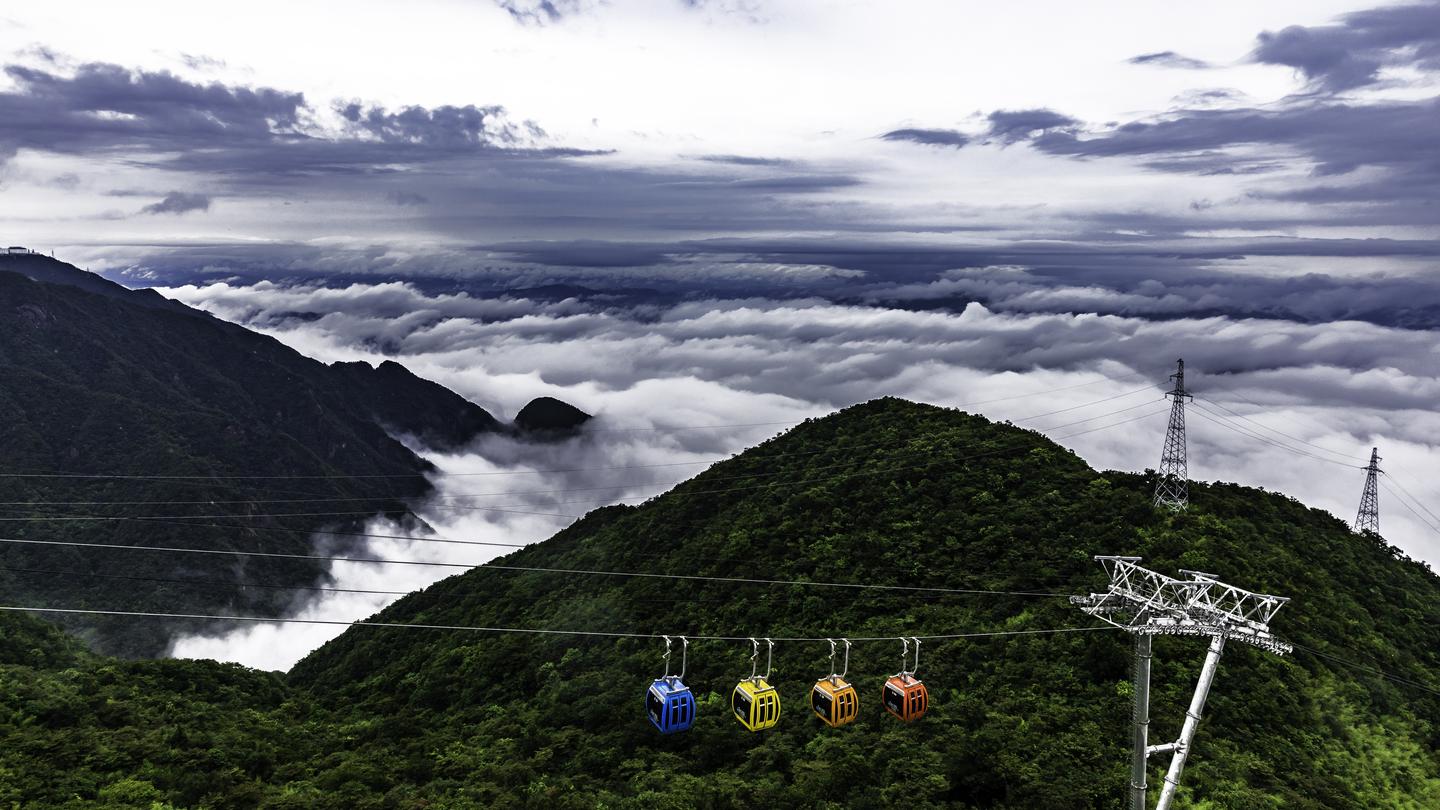 春赏花 夏避暑 秋登山 冬滑雪 天知道有多好玩 就来安吉 云上草原 悬崖游乐嗨翻天 知乎