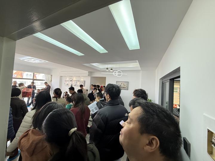 温州看房团又现身!高位买房的业主,现在该不该涨价卖房? - 知乎