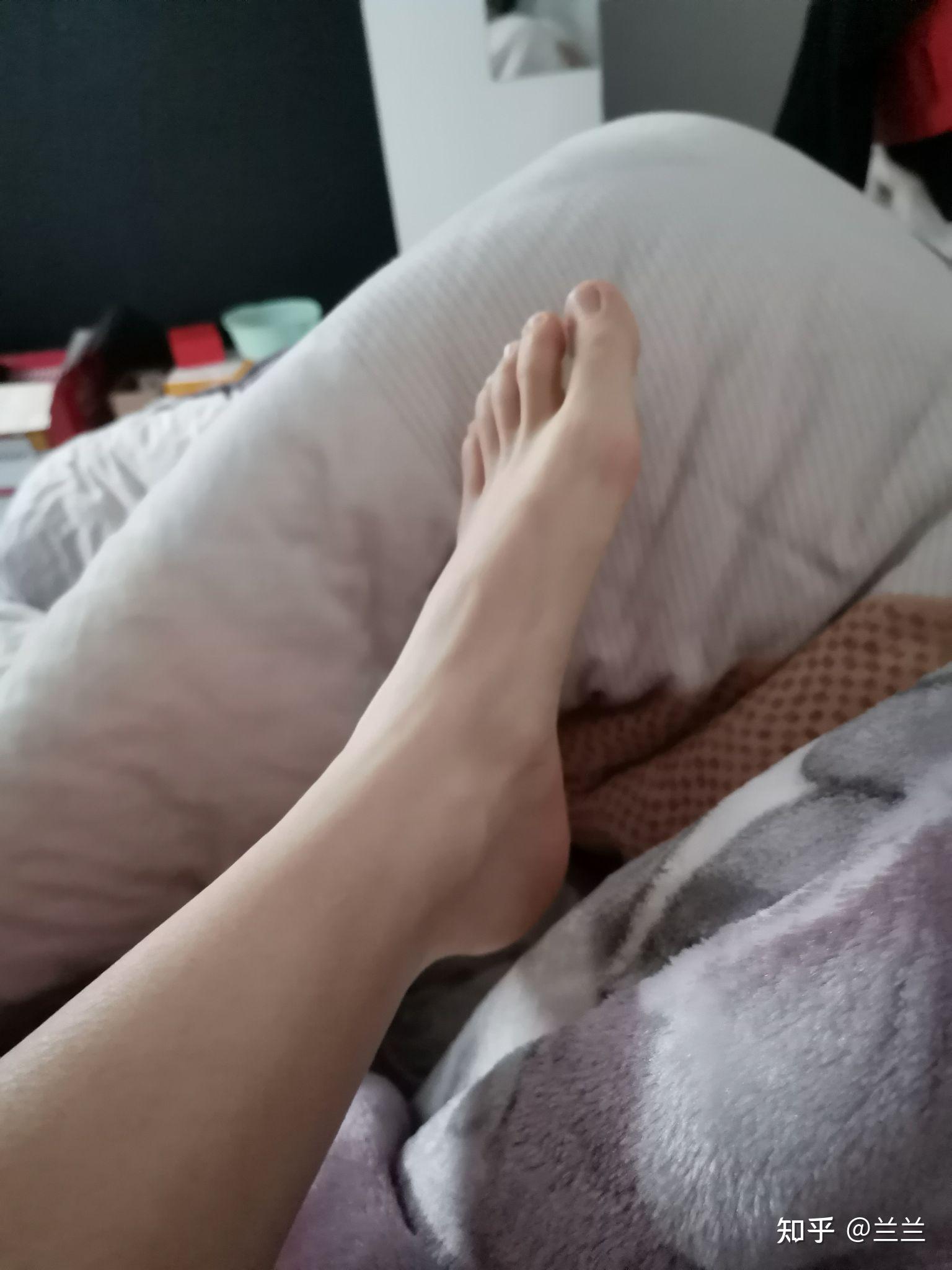 女生什么样的脚算好看? - 知乎
