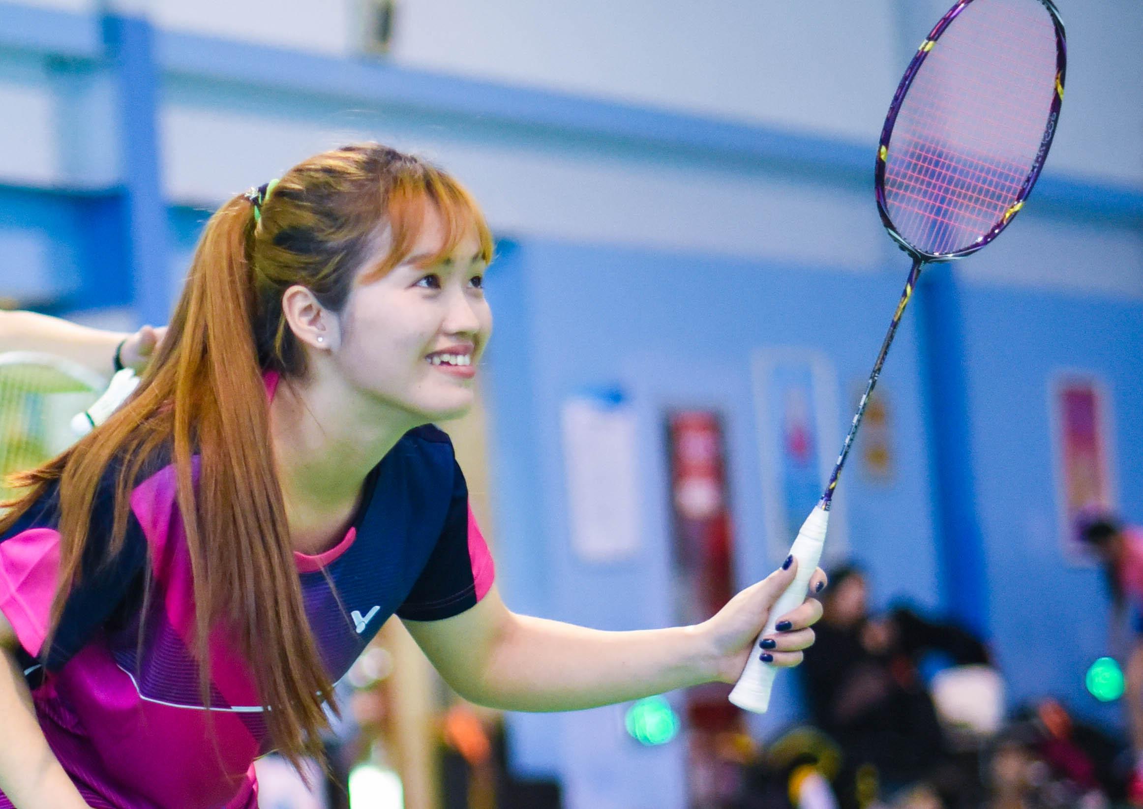 有哪些很优秀的羽毛球摄影作品?