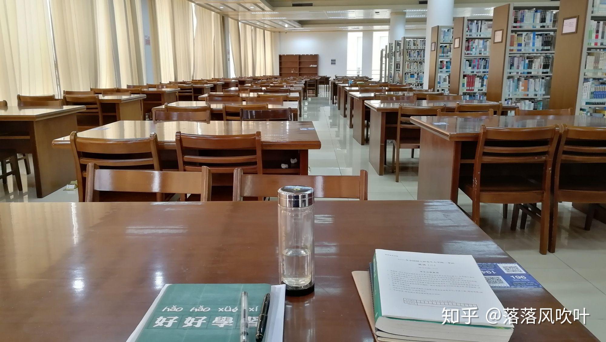 吉林大學珠海學院和浙江萬里學院哪個在考研或者出國交流方面更好