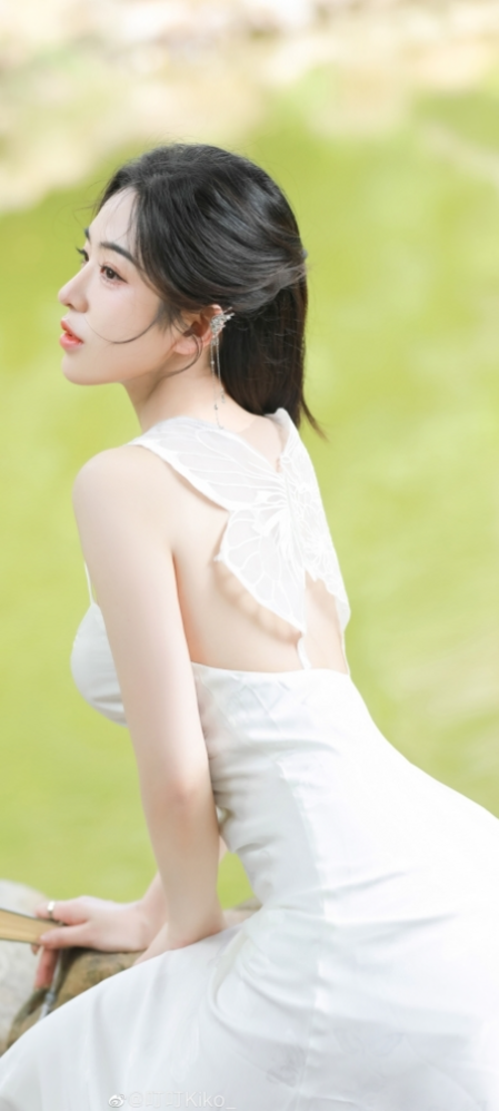 有什么百看不厌的全面屏美女壁纸