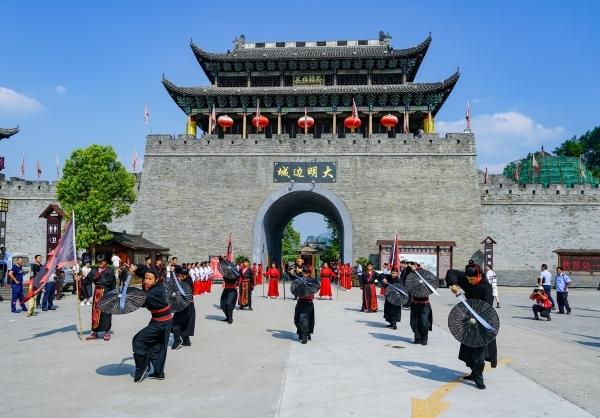 贵州旅游景点推荐 大明边城景区旅游攻略 低音号语音导游