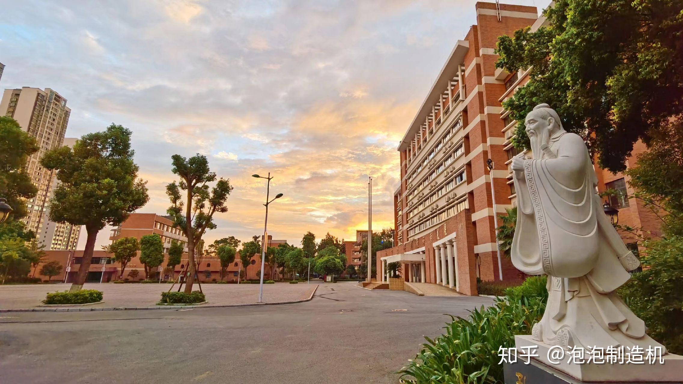 柳州高中柳南校区环境怎么样听说会没有热水洗澡宿舍是怎么样的