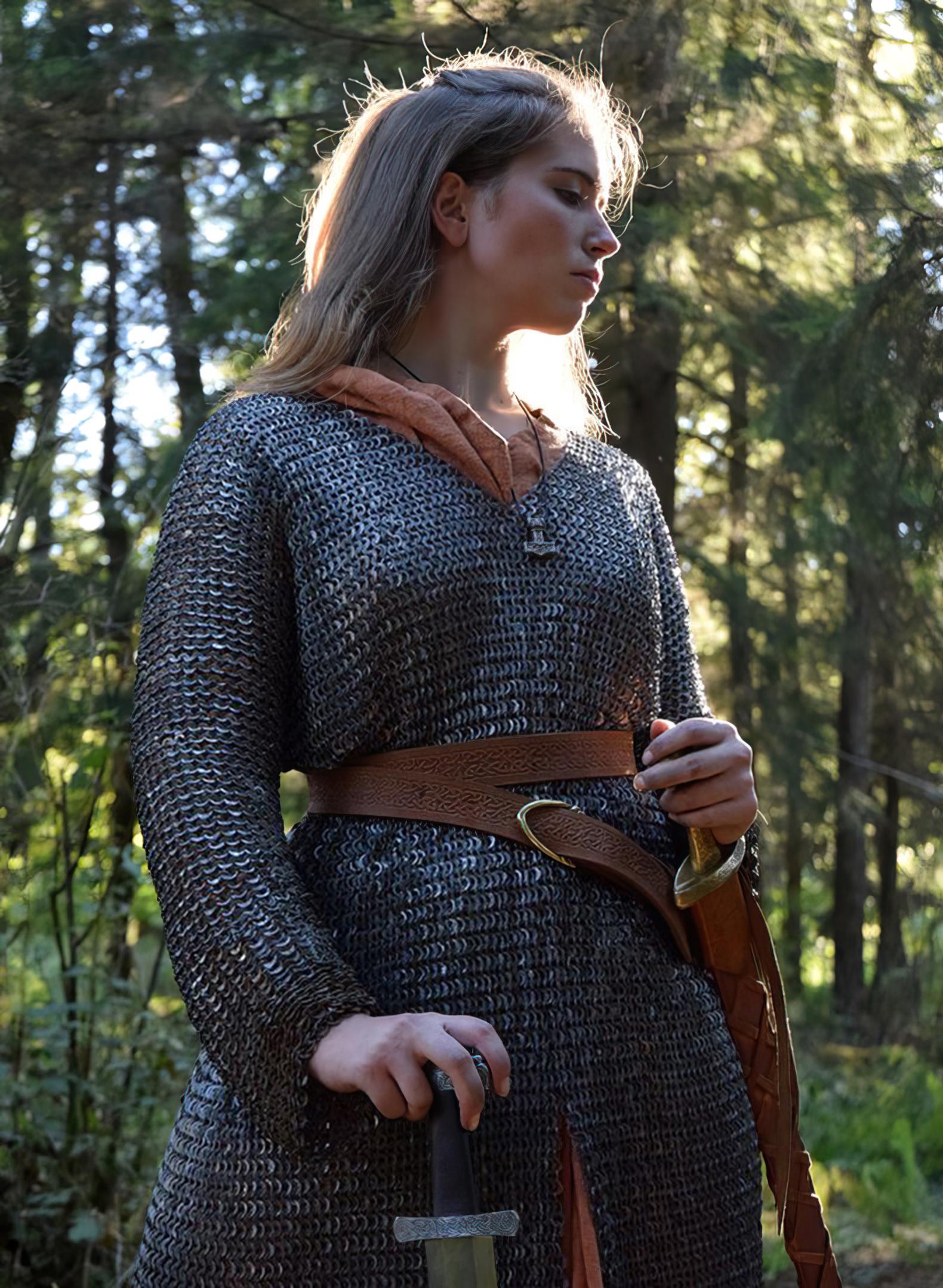 为什么某些女性穿盔甲看起来更帅