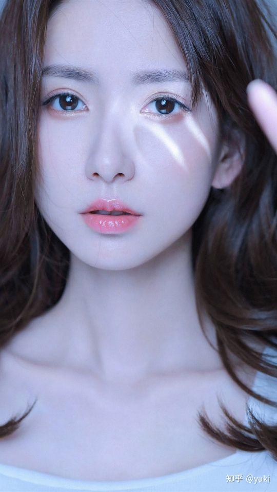 有哪些超性感的女生壁纸,男生很喜欢的那种? - 知乎