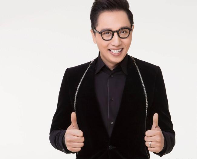 闹大了曝好声音华少涉嫌违规被带走