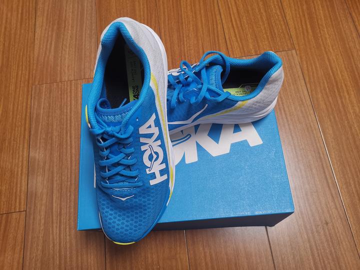 这双碳板跑鞋是要搞事情-HOKA ONE ONE ROCKET X肉身测评- 知乎