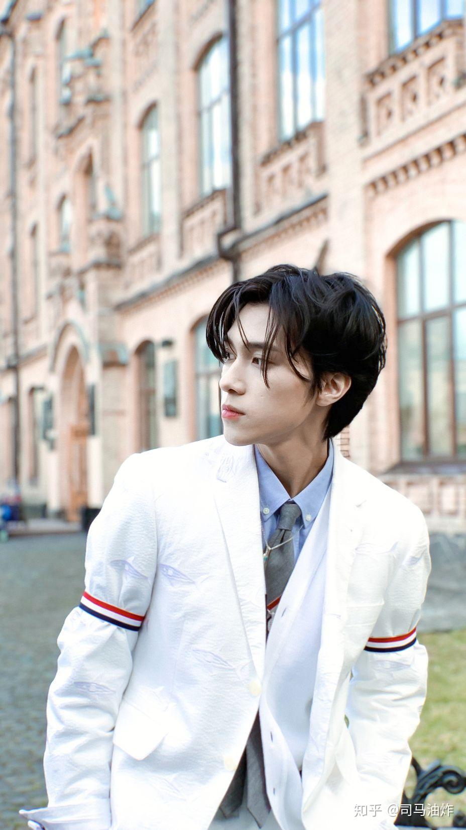 如何评价威神v成员hendery黄冠亨