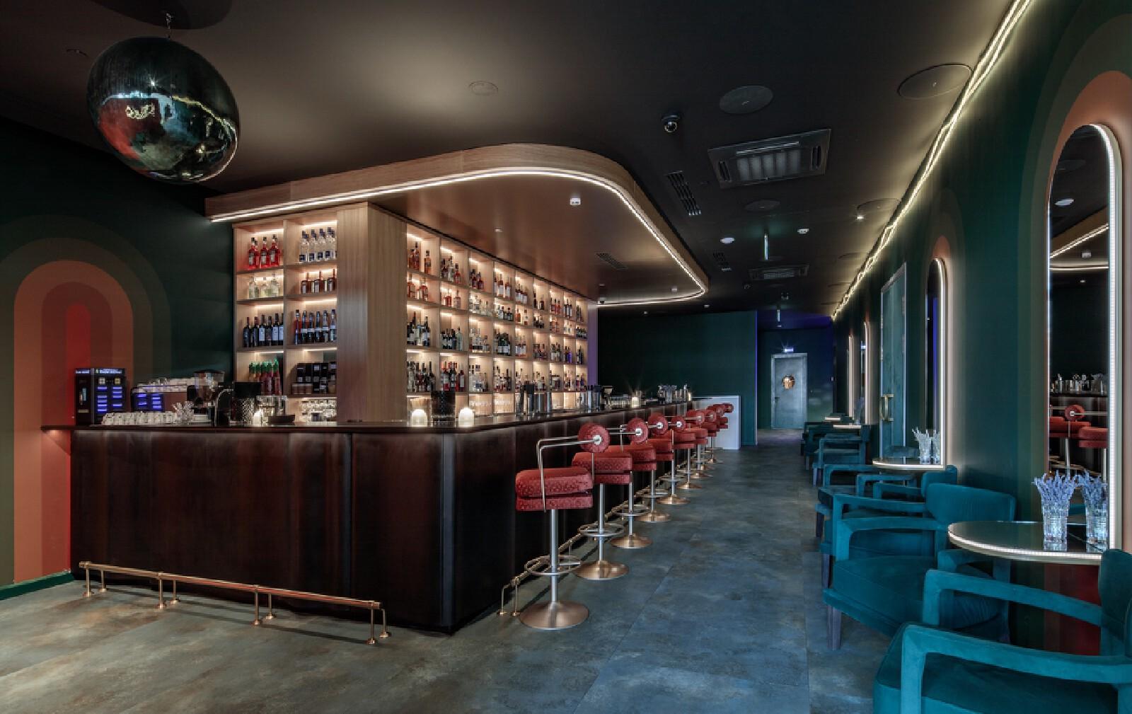 酒吧预算有限想卖奶茶咖啡也可以当清吧一百多平应该怎么装修怎么宣传