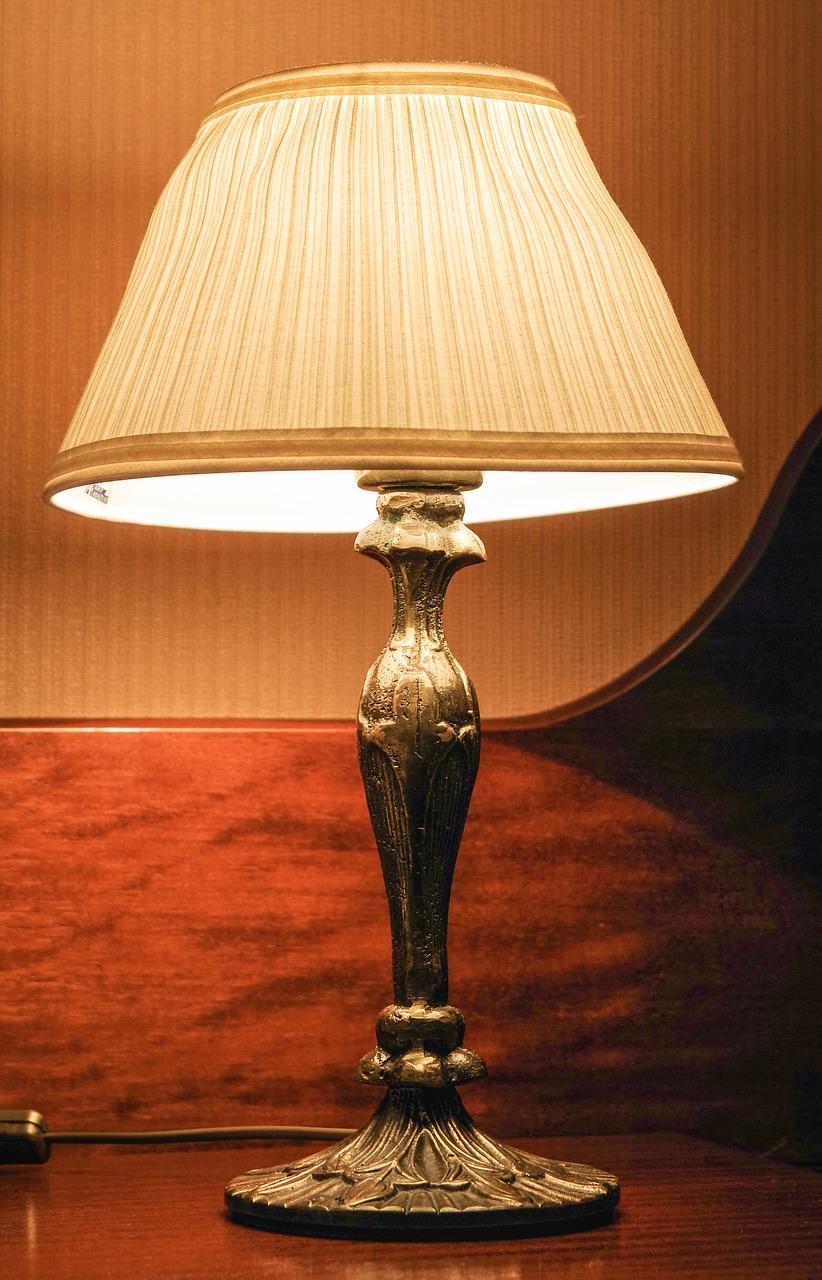 灯罩变黄怎么清洗