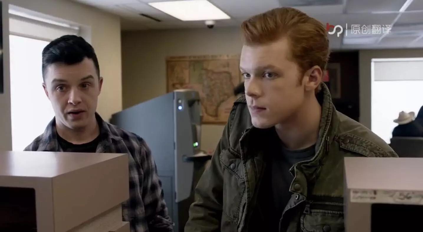 喜欢美剧shameless中mickey这个角色吗