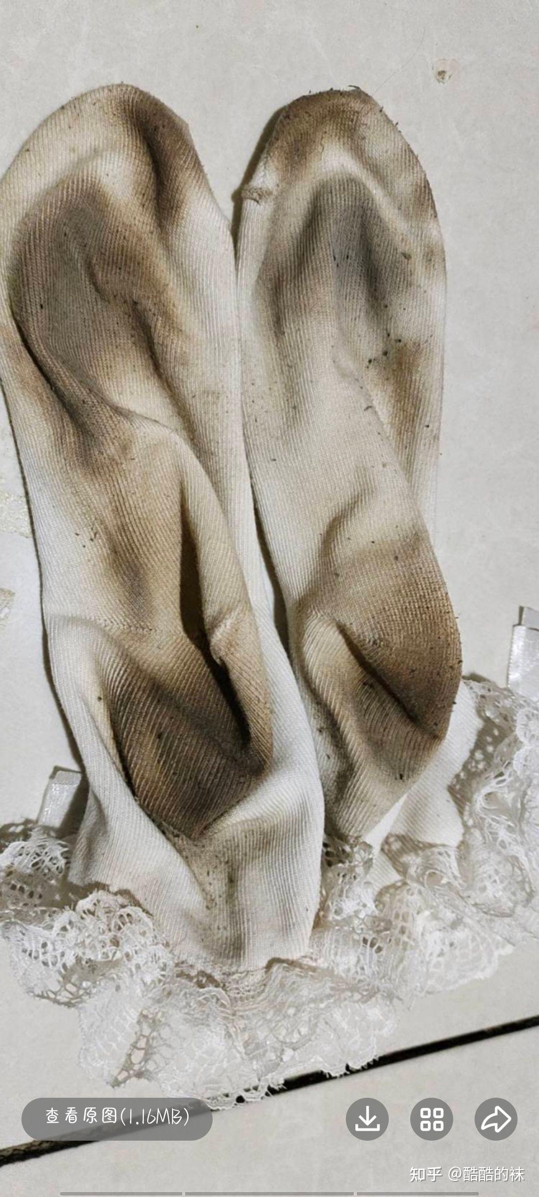 为什么女生的白袜子穿不脏?