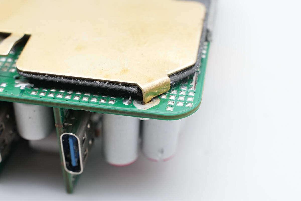 拆解报告：BULL公牛240W 3C1A氮化镓桌面充电器GNV-A12404 - 知乎