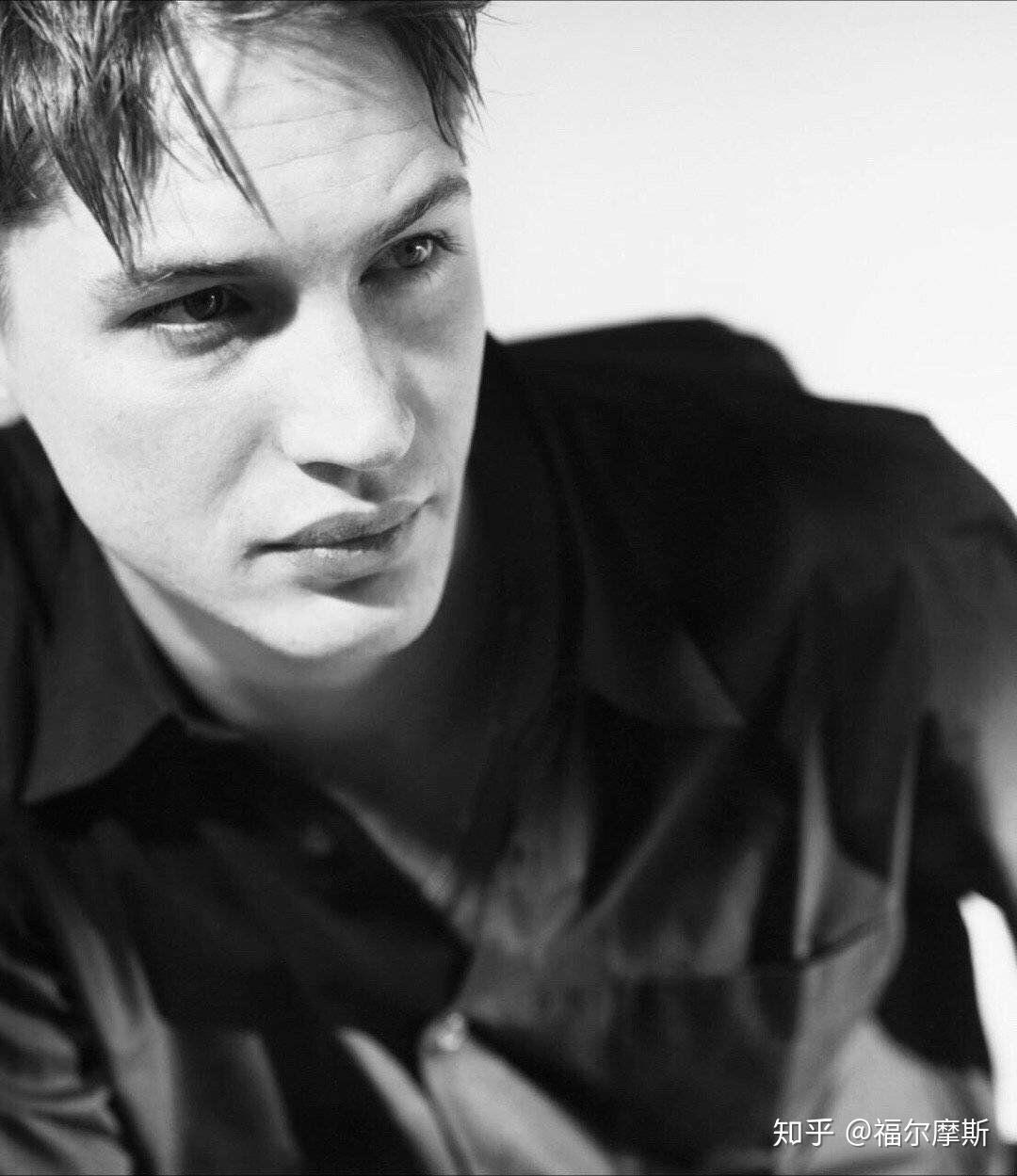 有哪些汤姆哈迪的高清壁纸?