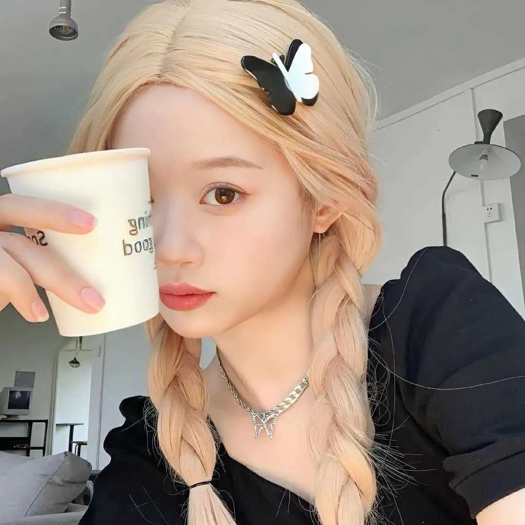 希望小姐姐们可以给我分享一些可爱的女生头像拜托拜托啦相关圈子->>