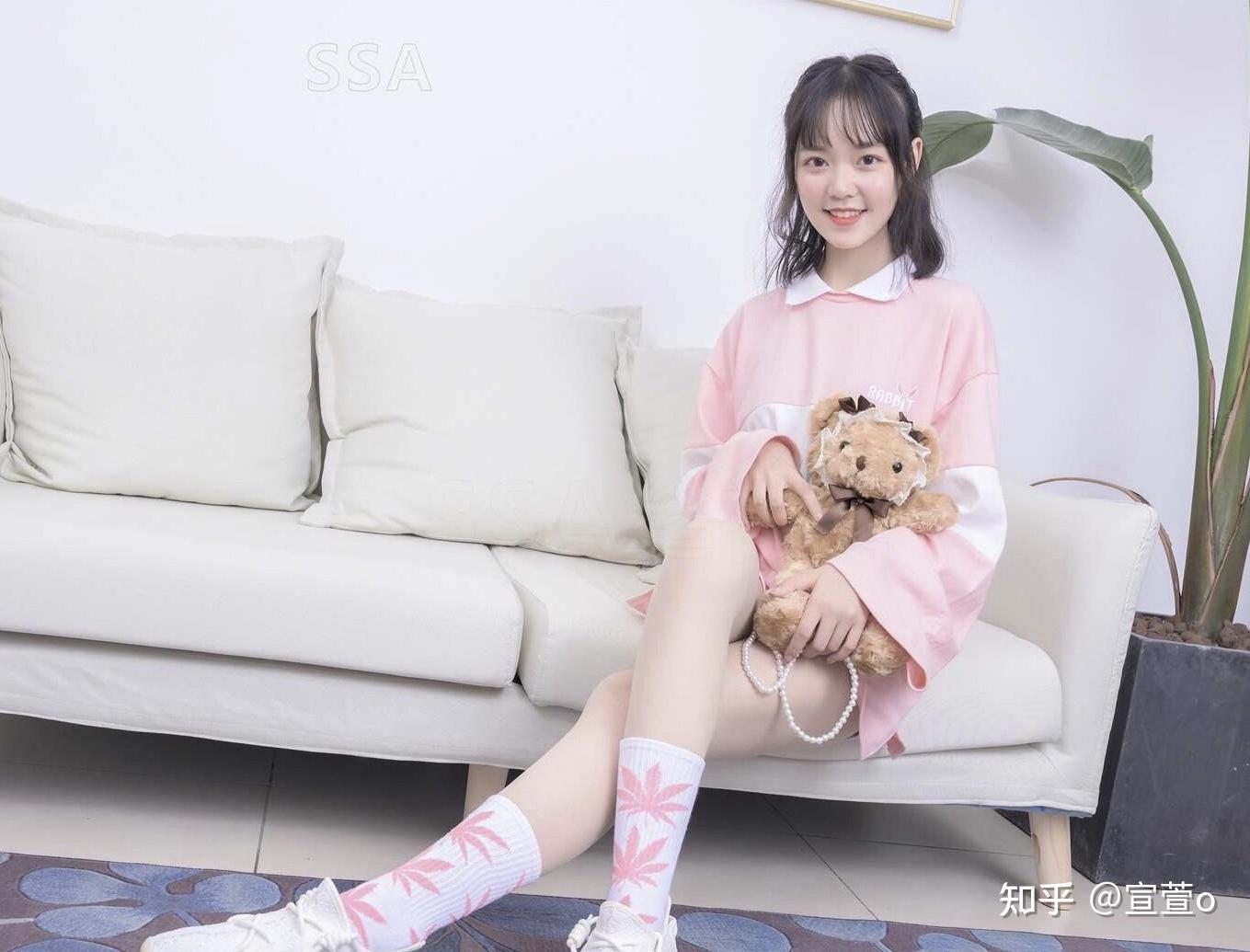 肉丝配白棉袜好看吗? - 知乎