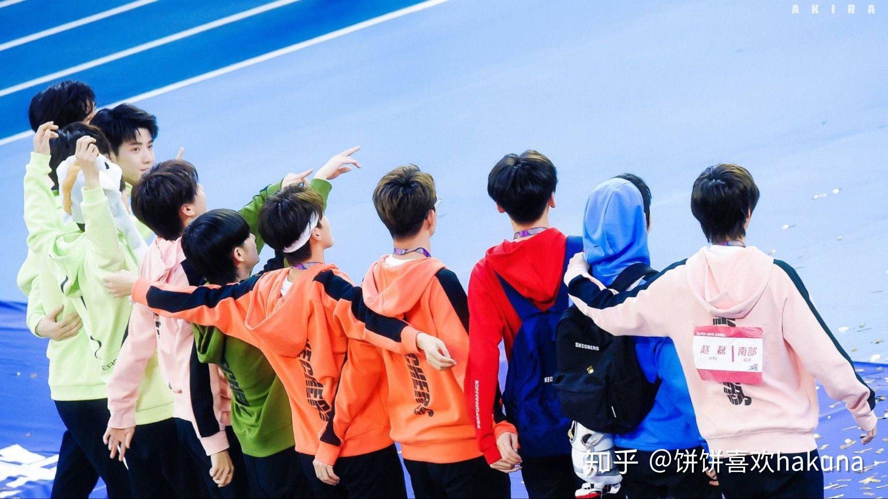 求r1se那些帅气的背影图