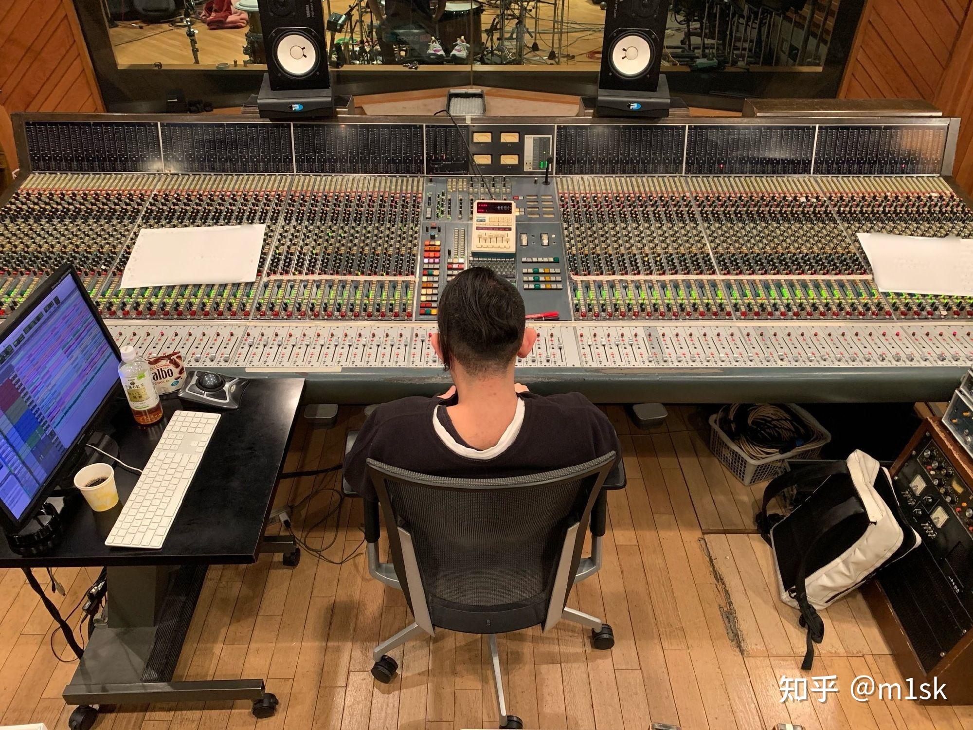 如何评价nbuna与スイsuis成立的组合ヨルシカyorushika