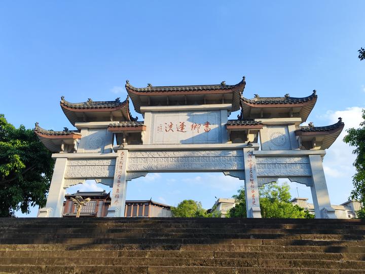 再来白塔公园,终于可以近距离端详心心念念的鹫峰寺塔 - 知乎