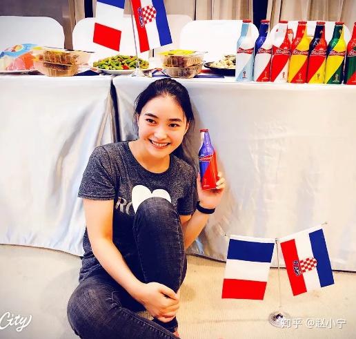 这张照片不要太酷哦~还是2015年,最瘦的时候~北京红螺寺2015年9月